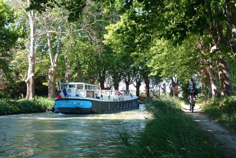 À Béziers, le long du Canal du Midi